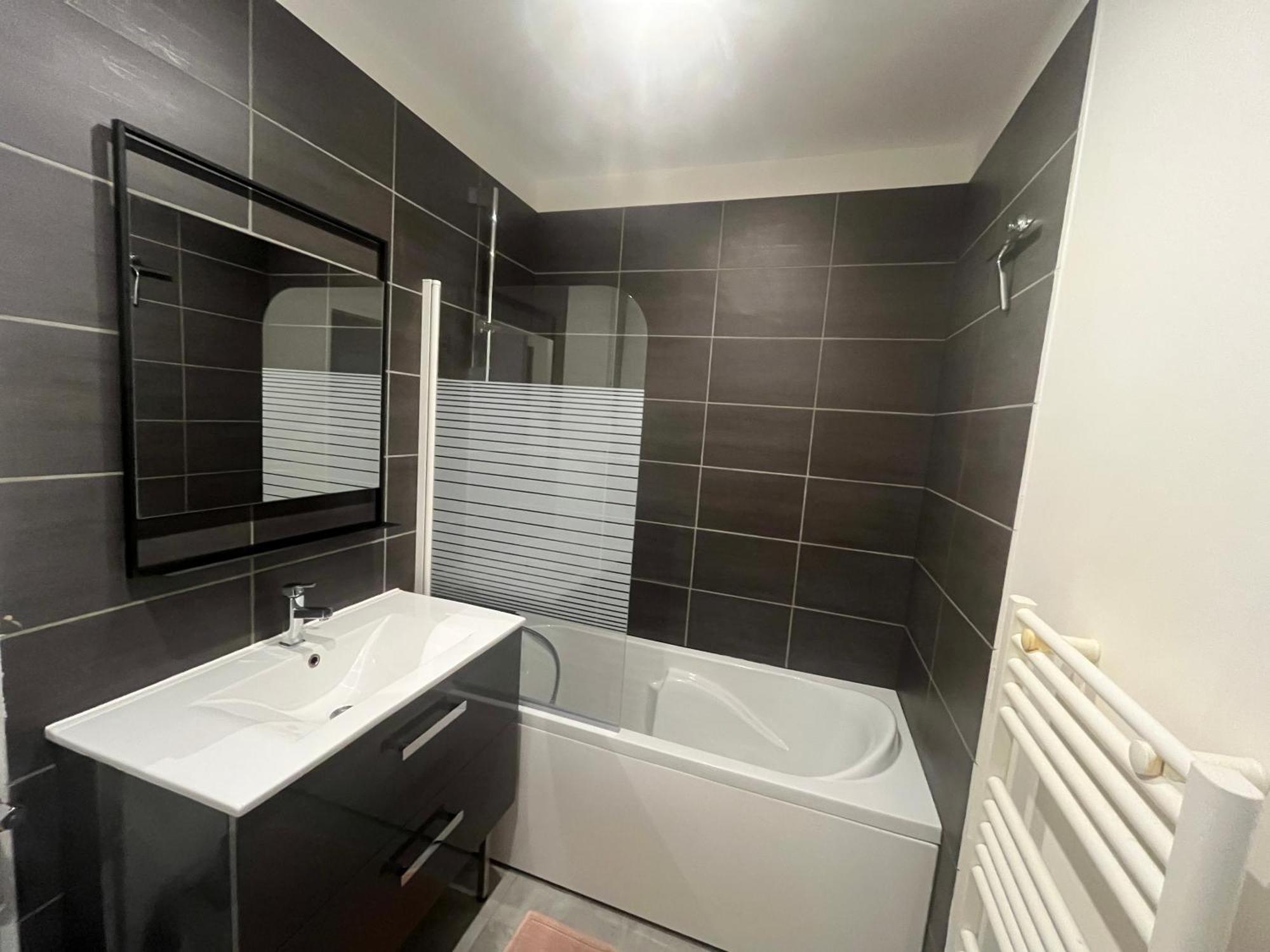 Appartement 2 Chambres Centre-Ville ลูร์ ภายนอก รูปภาพ